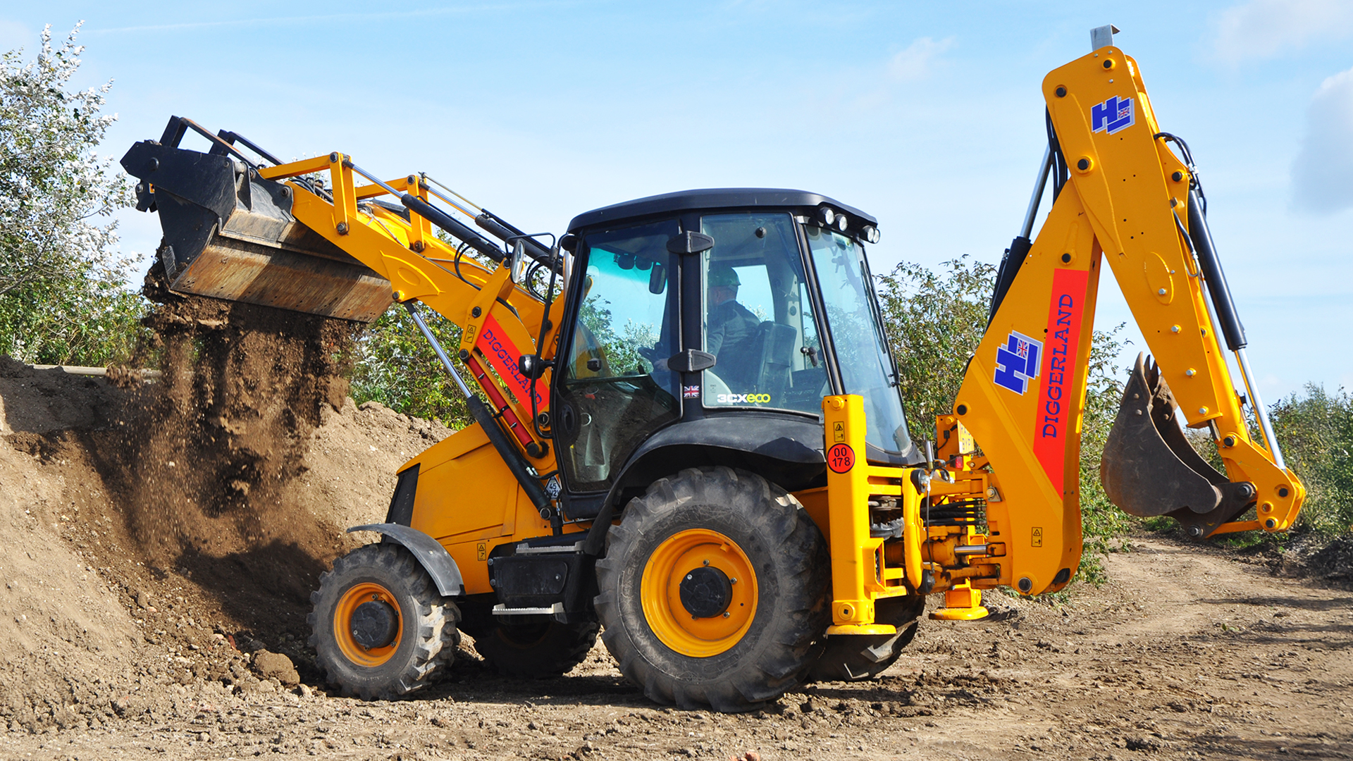JCB Adult Experience Day at Diggerland - Drive a JCB